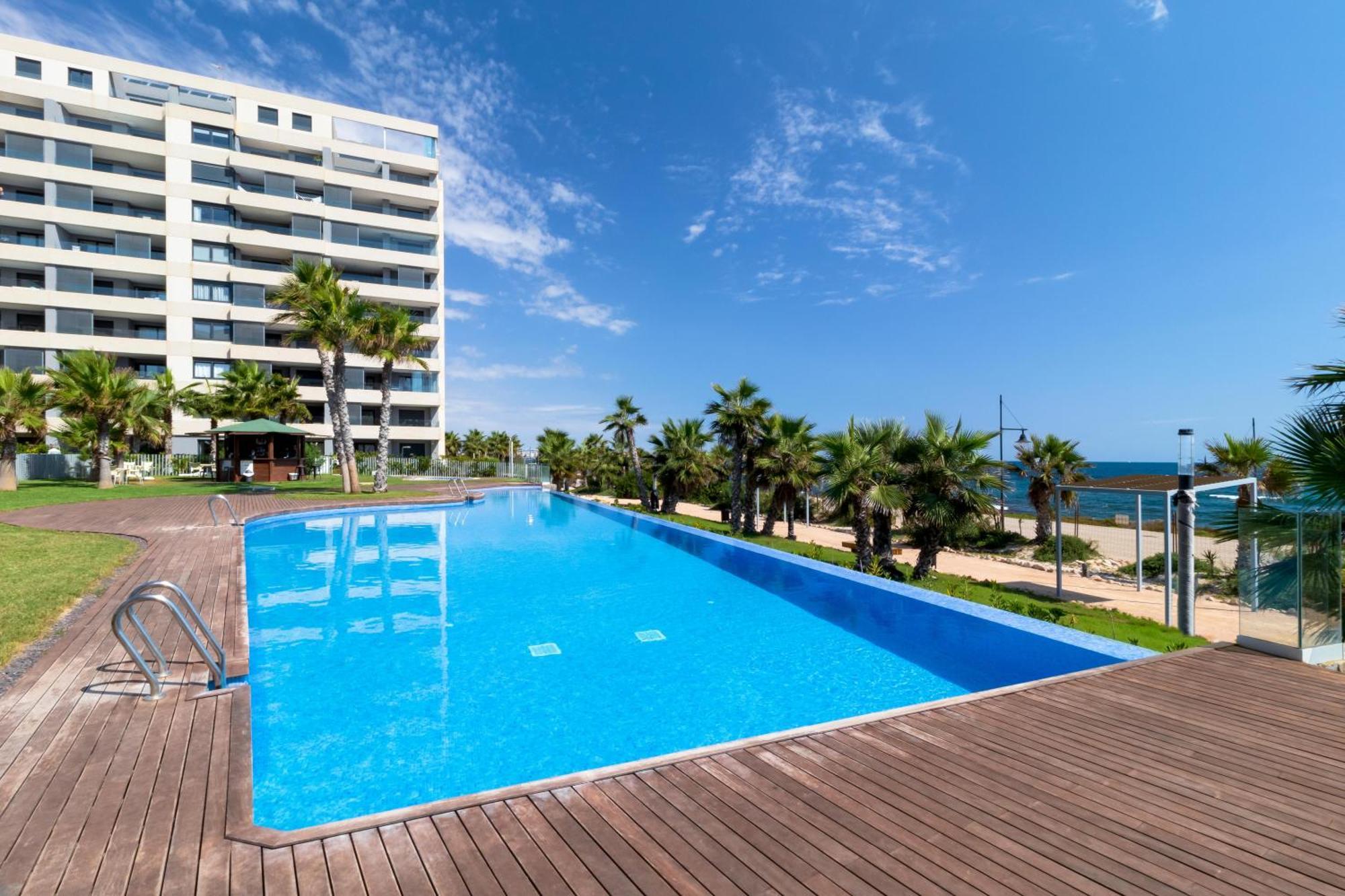 Espanatour Meruyert Torrevieja Bagian luar foto